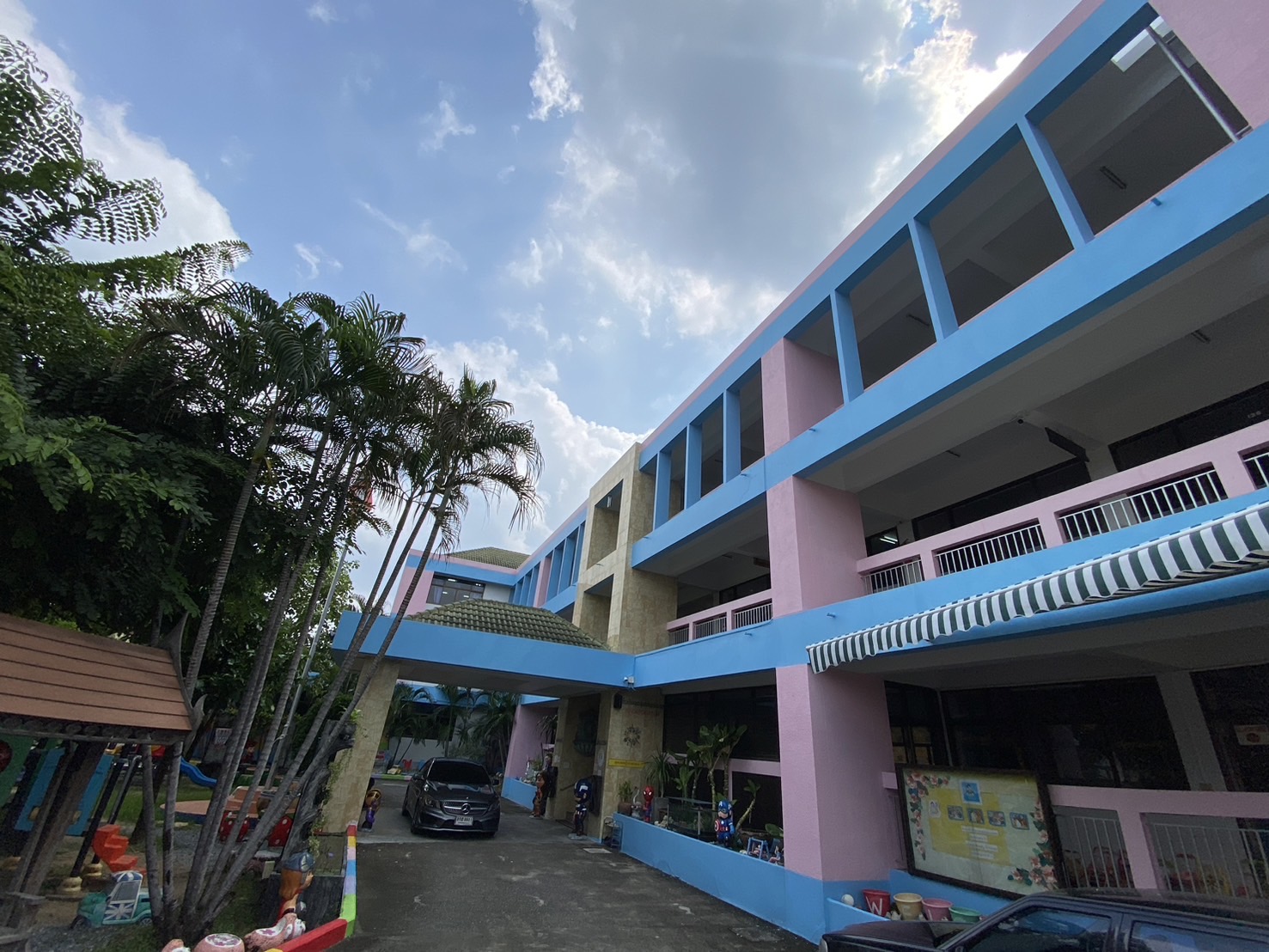Parichart School